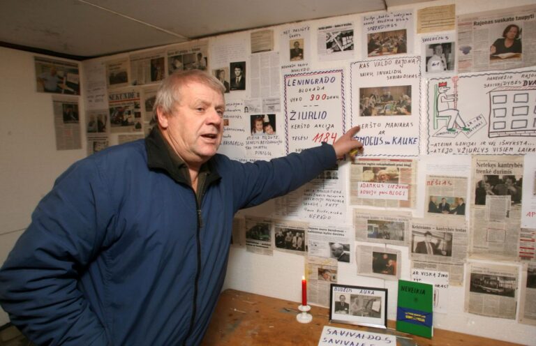 Šiaulių prokurorai, gavę duomenų, kad J. Vancevičius grasino padegti Panevėžio apygardos prokuratūrą, prašys teismo pensininką suimti trims mėnesiams.
