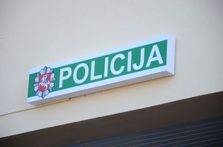 Savaitgalį policijos pareigūnams teko aiškintis rankas į darbą paleidusių plėšikautojų ir chuliganų motyvus.