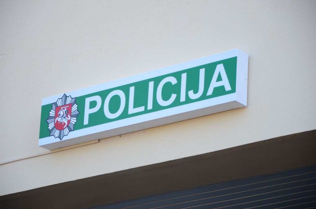 Savaitgalį policijos pareigūnams teko aiškintis rankas į darbą paleidusių plėšikautojų ir chuliganų motyvus.