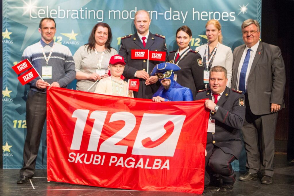 Vengrijos sostinėje Budapešte iškilmingoje Europos skubios pagalbos numerio asociacijos EENA apdovanojimų ceremonijoje pagerbtas berniukas iš Lietuvos.