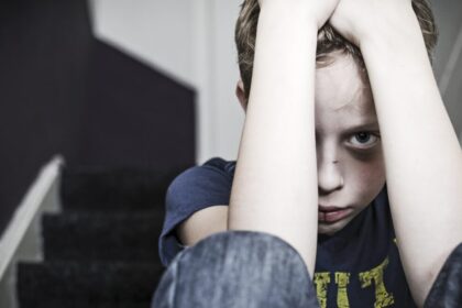 Alkoholis vėl temdė protą ir smurtautojai kėlė ranką net prieš mažamečius vaikus ar jų akivaizdoje.