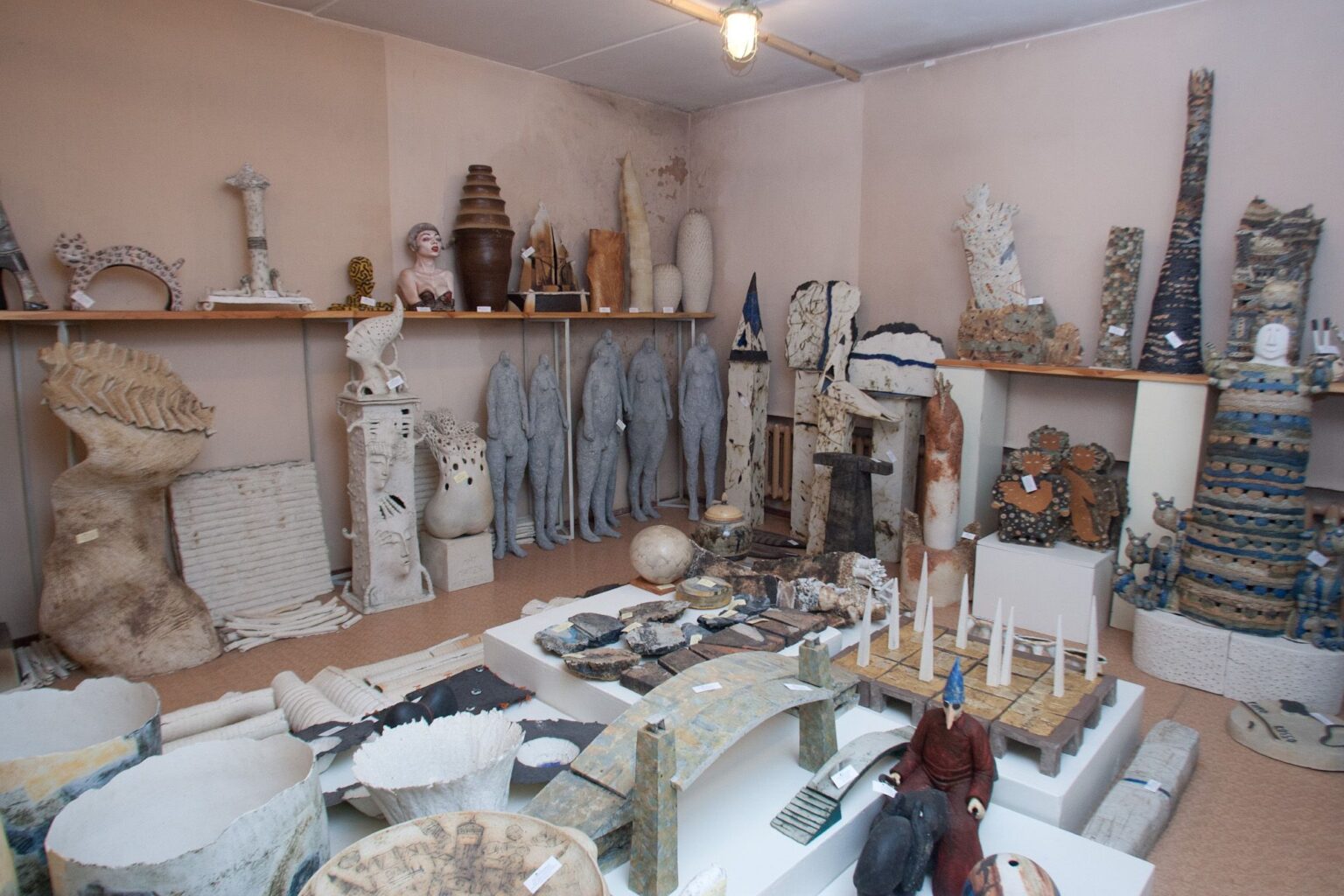 Su įspūdingu Panevėžio dailės galerijos keramikos lobynu susipažinęs Europos keramikos miestų asociacijos vadovas pakvietė Aukštaitijos sostinę prisijungti.