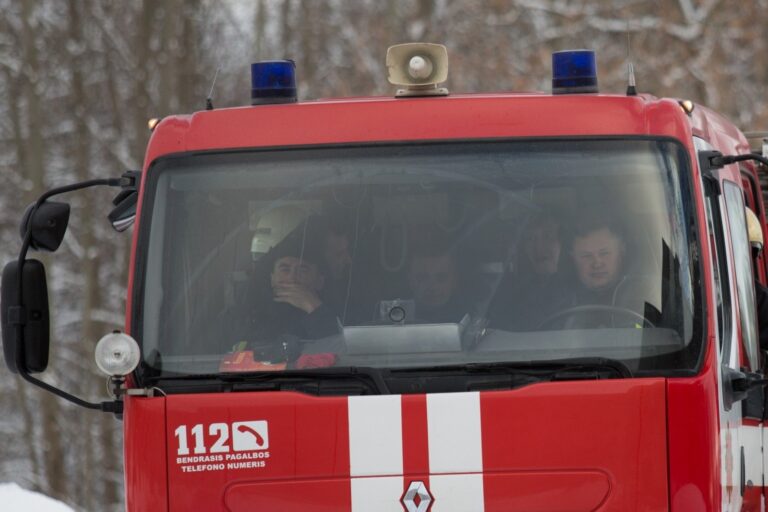 Minėdami savo globėjo Šv. Florijono dieną, ugniagesiai duris pravers smalsuoliams. Bus proga išgirsti įdomių istorijų ir pasėdėti gelbėtojų automobilyje.