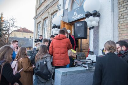 Jauniems žmonėms vos prieš mėnesį atidarytas Panevėžio atviras jaunimo centras jau virsta įrankiu politinių partijų rankose.