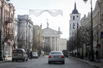 Prabangų butą įsigijusią studentę išteisinti sutinka ir prokuroras