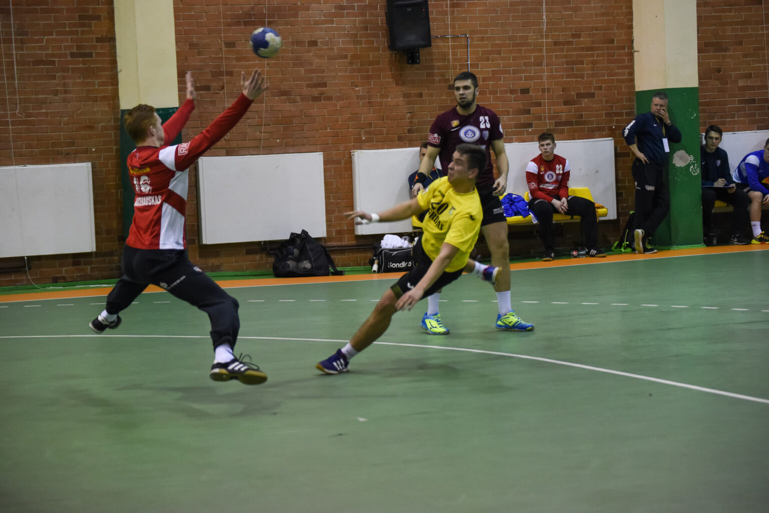 Dėl kelialapių į finalą kovos Kauno „Granitas-Karys“ ir Alytaus „Varsa-Stronglasas“ bei Klaipėdos „Dragūnas“ ir Vilniaus VHC „Šviesa“.