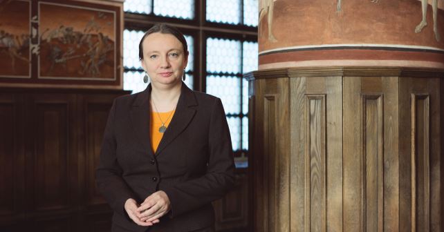  Profesorė D. Sinkevičiūtė šiuo metu daugiausia dirba su istoriniais ir dabartiniais asmenvardžiais, ją domina vardų kilmė, raida, taip pat ir taikomasis aspektas – kodėl ir kaip žmonės duoda vardus. E.Kurausko nuotr.