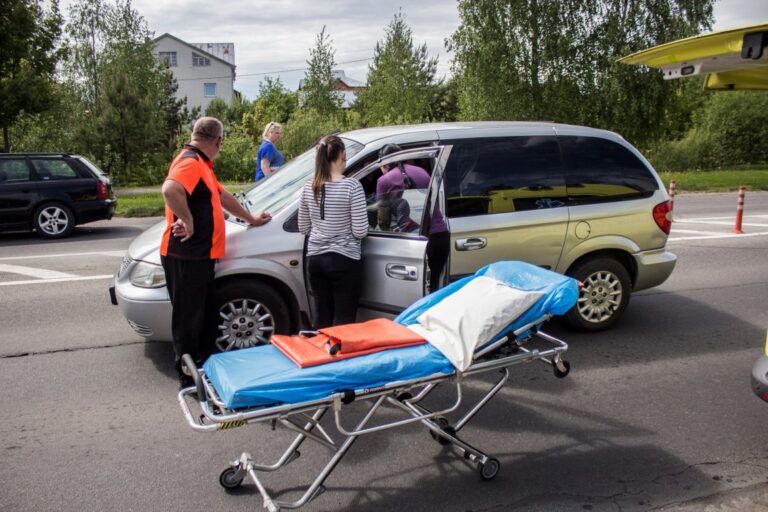 Vakar apie 15 val. Smėlynės gatvėje netikėtai netekęs sąmonės vairuotojas galėjo sulaukti itin liūdnų pasekmių.