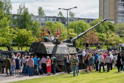 Pirmą kartą Aukštaitijos sostinėje surengta Partizanų pagerbimo, kariuomenės ir visuomenės vienybės diena abejingų nepaliko, o renginio svečiai vieningai kartojo, kad ginti savo šalį – tai didžiausią garbė ir pareiga.