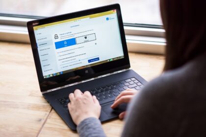 Siekiant užtikrinti skaidrumą brandos egzaminų sesijos metu, policijos pareigūnai stebės internetinę erdvę ir socialinius tinklus.