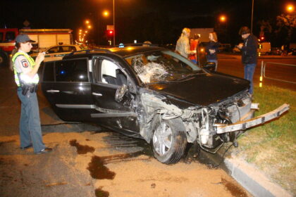 Vienos avaringiausių Panevėžyje Klaipėdos-Projektuotojų gatvių sankryžos juodąją statistiką papildė dar viena, jau antra per pastarąją parą, nelaimė.