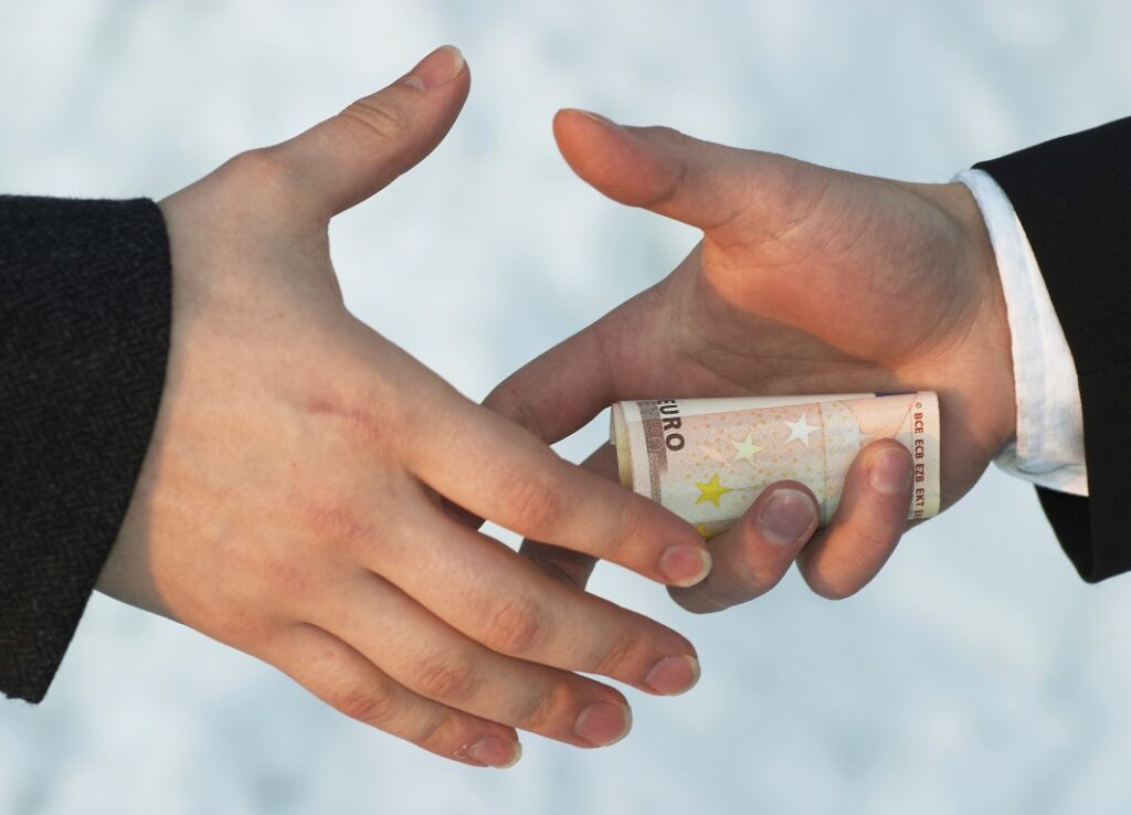Korupcijos rizikos sukeliama tiesioginė ir netiesioginė žala Lietuvai, remiantis Korupcijos suvokimo indekso (KSI) rezultatais, gali siekti 4,44 mlrd. eurų