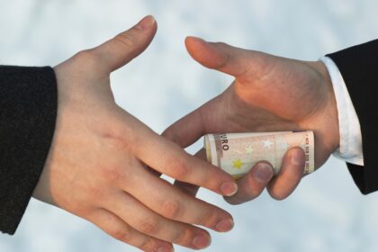 Korupcijos rizikos sukeliama tiesioginė ir netiesioginė žala Lietuvai, remiantis Korupcijos suvokimo indekso (KSI) rezultatais, gali siekti 4,44 mlrd. eurų