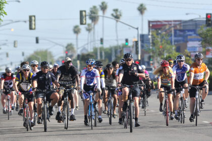 Dviračių ir automobilių vairuotojų susidūrimai keliuose neretas reiškinys. Šį kartą nukentėjo trys kolonoje važiavusios dviratininkės.