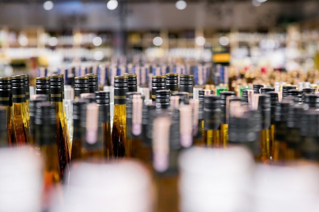 Lietuviai suvartoja daugiausia alkoholio pasaulyje, rodo praeitų metų duomenys, kurios antradienį pristatė Vilniuje PSO atstovas Gaudenas Galėja.