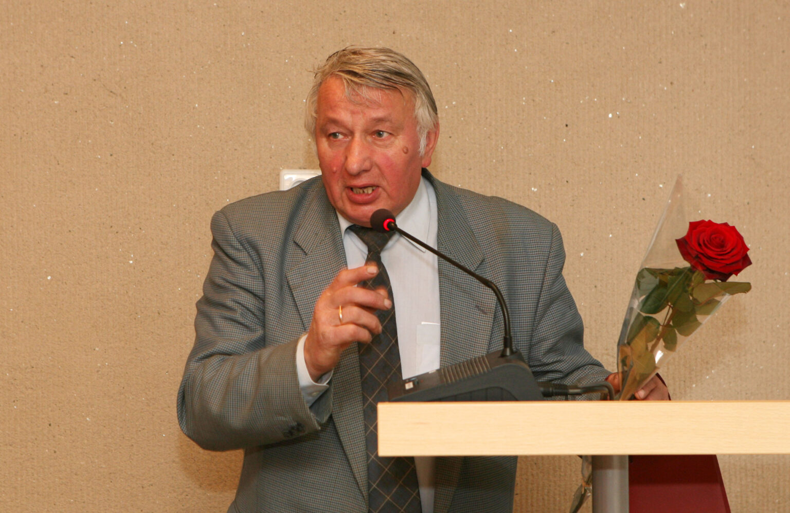 G. Petkevičaitės-Bitės bibliotekoje savo knygą, įkvėptą žygio Simono Daukanto taku, pristatys Lietuvos nepriklausomybės akto signataras Julius Beinortas.