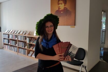 Joninių šventės išvakarėse smalsaujame, ką skaito Jonai, Janinos ir Jonės. Kokią literatūrą jie mėgsta, kokie žanrai patinka, kokių rašytojų knygų ieško?