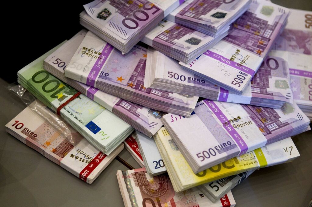 Buvusi banko valdytoja suklastojo kredito sutartį, pagal kurią bankas esą suteikia bendrovei daugiau nei ketvirčio milijono eurų paskolą.