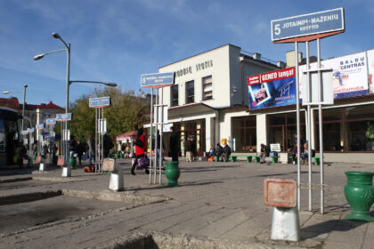 Birželio 16 d. Panevėžio autobusų stotyje Panevėžio miesto dailės galerija ir Fotografijos galerija pristatys projektą „Laisvės ir tapatybės ženklai“.