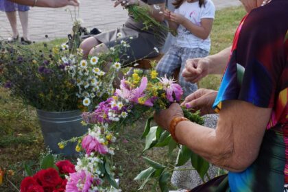 Sulaukę ilgiausios metų dienos ir trumpiausios nakties žmonės prisimena senąsias tradicijas ir renkasi pabūti kartu, pasilinksminti.