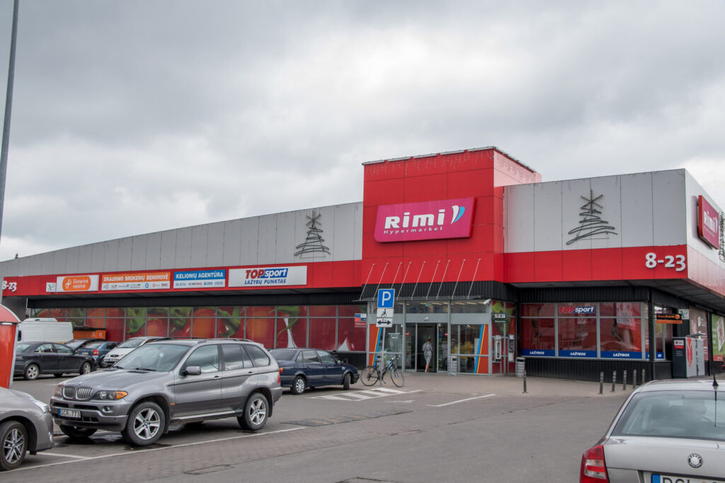 Pirkėjai vis garsiau prabyla apie didžiųjų prekybos centrų viliones, neduodančias jokio naudos klientams.