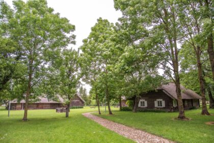 Niekas taip tiksliai neatskleis praeities gyvenimo detalių, kaip apsilankymas išsaugotose autentiškose valstiečių sodybose.