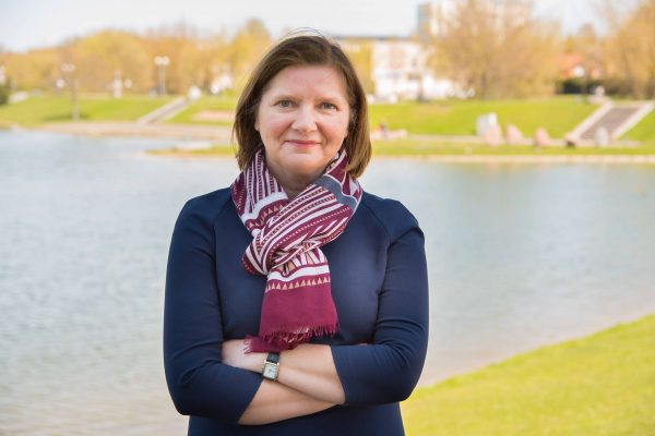 Panevėžio kraštotyros muziejaus darbuotoja etnologė Vitalija Vasiliauskaitė sako, kad dalis gausaus Sekminių tradicijų palikimo nusėdo folkloro aruoduose. T. Šiaudinio nuotr.