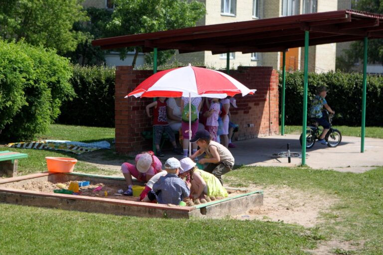 Panevėžio miesto savivaldybės duomenimis, pirmąjį vasaros mėnesį į lopšelius-darželius atėjo daugiau vaikų nei planavo.