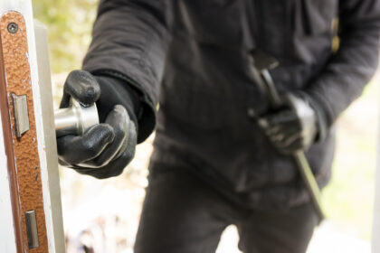 Atėjus vasarai pro ilgapirščių akis nepraslydo daiktai poilsiui.