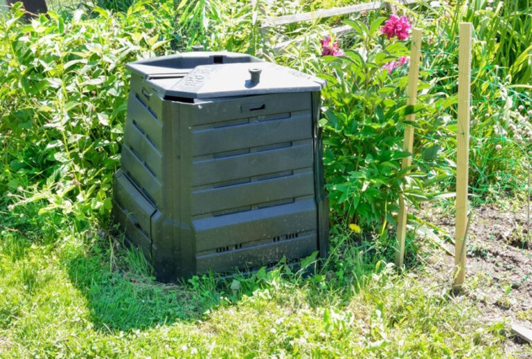 Panevėžio regiono atliekų tvarkymo centras pratęsė registraciją gyventojų, kurie namų valdose nori pasistatyti žaliųjų atliekų kompostavimo konteinerius.
