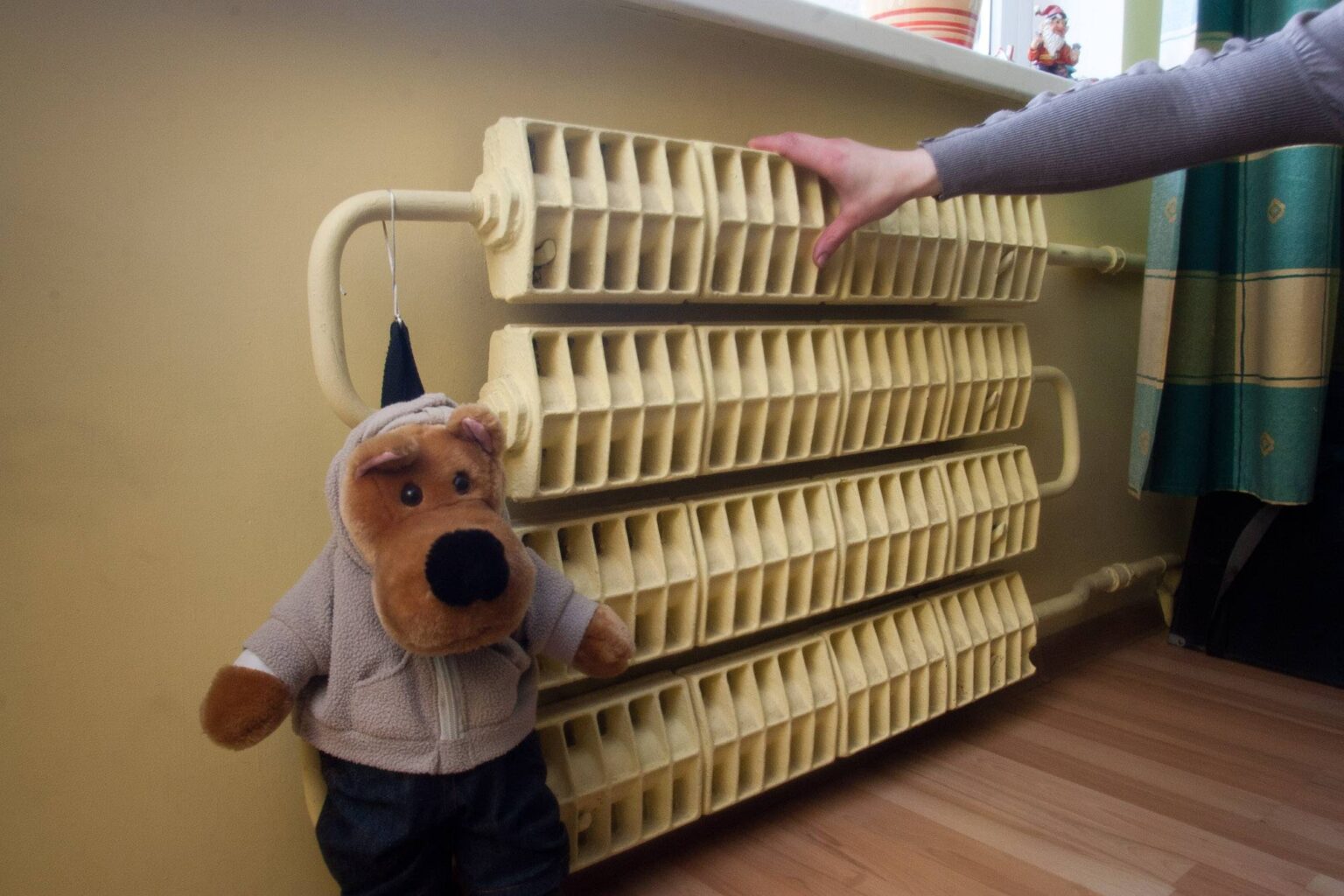 Nors šildymo sezonas toli, tačiau savivaldybės jau suka galvą, kaip reikės priimti kompensacijų už šildymą pageidaujančiuosius, nes jų padaugės.