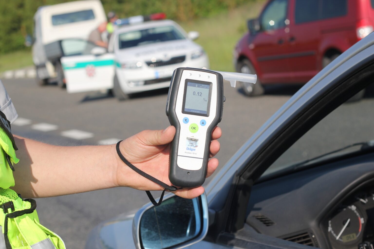 Vairuoti automobilį apsvaigus nuo alkoholio – pavojinga, tačiau dalis vairuotojų to vis dar neįsisąmonina.