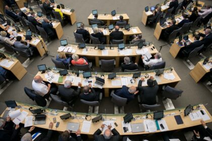 Seimas apsispręs dėl nuo liepos turinčio įsigalioti naujojo Darbo kodekso pataisų, kurioms yra pritarusi Trišalė taryba.