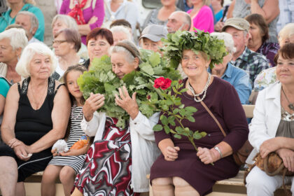 Šeštadienio vakarą visi keliai vedė į Paįstrį, kur vyko tradicinė kraštiečių šventė „Iš visų kraštų sugrįžkim į gimtinę“.