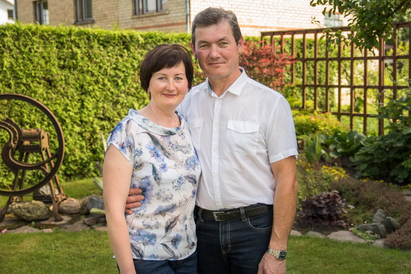 Sutuoktiniai Šiaučiūnai įsitikinę, kad bendravimas ir supratimas – sėkmingos šeimos pagrindas. T. ŠIAUDINIO nuotr.