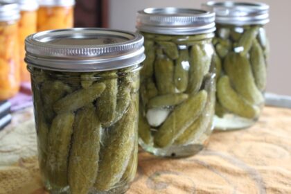 Ketvirtadienio rytą, apie 10 val., 57-erių Krekenavos gyventoja, nuėjusi į sandėliuką, esantį namo rūsyje, pastebėjo, jog sulaužyta kabamoji durų spyna.