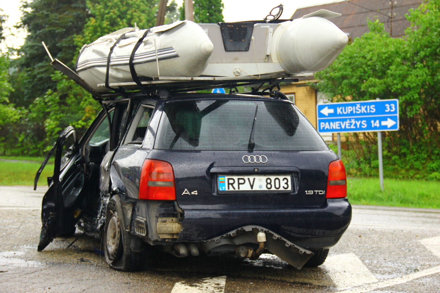 Karsakiškyje susidūrė du automobiliai, vairuotojas ligoninėje