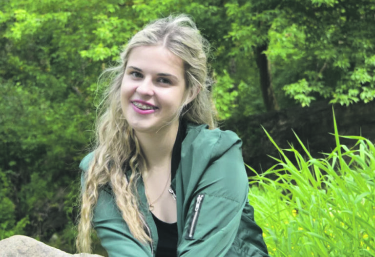 Savanoriavimo idėja susidomi vis daugiau jaunų žmonių. Panevėžietė studentė Gerda Meištaitė laiko savanorystei randa ne tik per mokslo metus, bet ir per atostogas. Kaune studijuojanti mergina jau spėjo save išbandyti „Vaikų linijos“ savanorių gretose, o vasarą dalyvavo net 4 vaikų stovyklose.