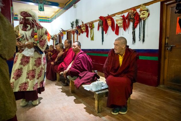 Karštas vanduo ir elektra daugelyje vienuolynų prabanga, tad fotomenininkas džiaugiasi, kad turėjo galimybę bent pasikrauti fotoaparato baterijas. (V.Pečinino nuotr.)