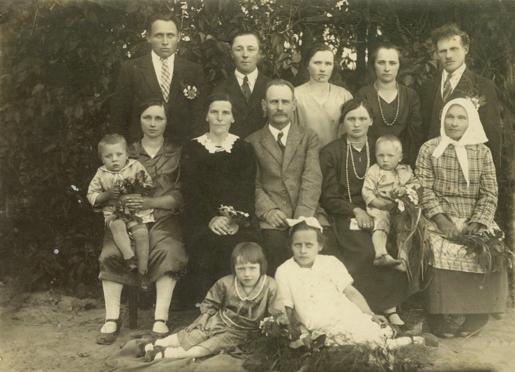 Pelių šeima. Raguva. 1933 metai. PANEVĖŽIO KRAŠTOTYROS MUZIEJAUS nuotr.