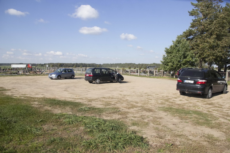 Neišdegus Molainių gatvės rekonstrukcijai, už jai suplanuotus pinigus šįmet numatyta sutvarkyti automobilių aikštelę prie naujųjų kapinių. V. BULAIČIO nuotr.