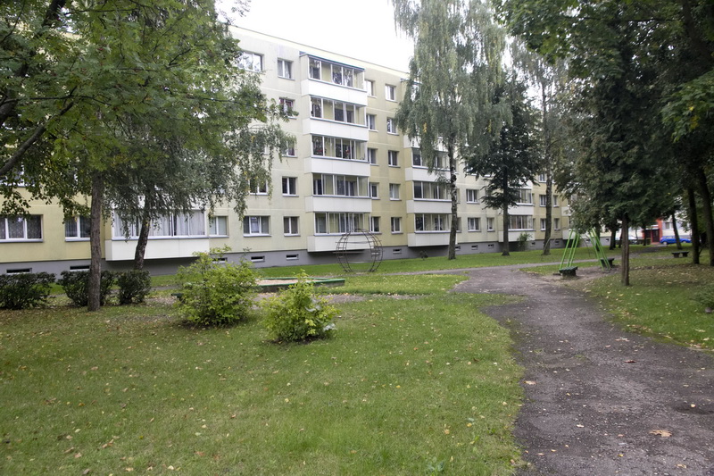 Tulpių gatvės 14-asis daugiabutis – vienas pirmųjų renovacijos kregždžių Panevėžyje. V. BULAIČIO nuotr.