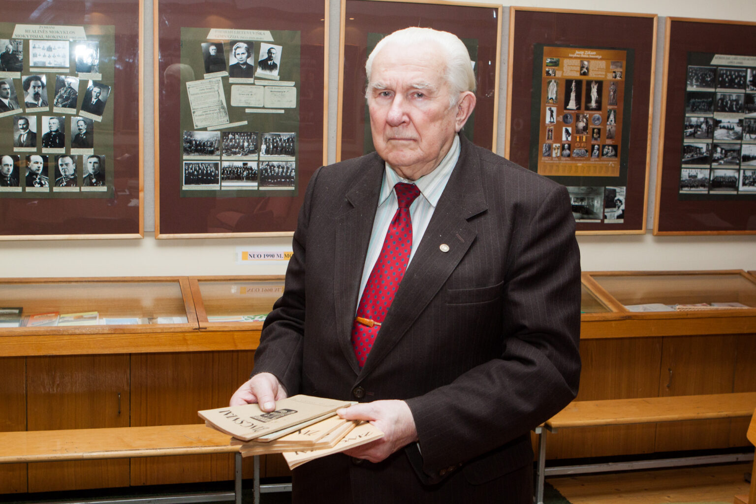 Panevėžys neteko išskirtinės asmenybės – spalio 1-ąją mirė pedagogas, kraštotyrininkas, bibliofilas, nusipelnęs panevėžietis švietimo srityje Vytautas Baliūnas. „Sekundė“ archyvo nuotr.