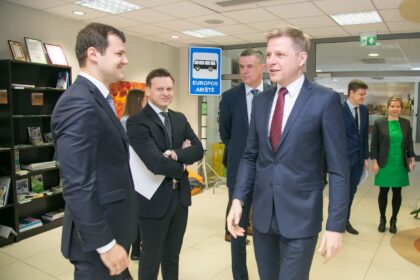 Daugiausia narių taryboje turintys liberalai nusprendė nebetęsti darbo koalicijoje su konservatoriais.