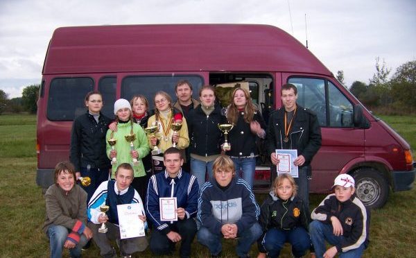 V. Kulboko mokiniai sugeba pagaminti tobulas tikrų raketų kopijas. V. Kulboko asmeninio albumo nuotr.