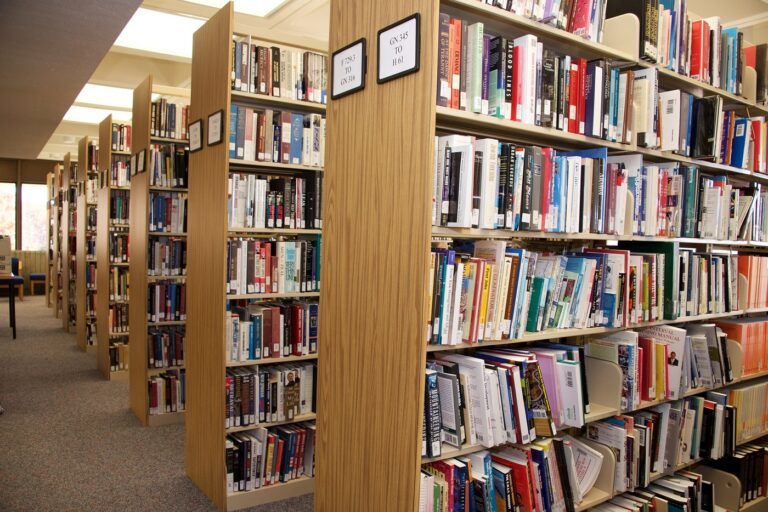 Prieš didžiąsias žiemos šventes startuoja Lietuvos Respublikos Prezidentės D. Grybauskaitės inicijuojama ir globojama respublikinė akcija „Knygų Kalėdos“.