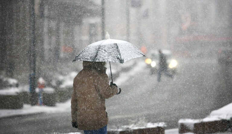 Šį savaitgalį iš Lietuvos pradėjo trauktis rudeniška šiluma: pūs vis nemalonesnis vėjas, numatomi drėgni orai ir vis dažniau – šlapdriba.