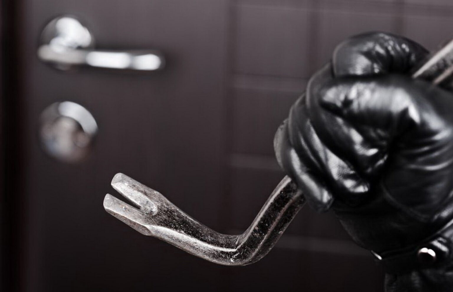 Antradienį Panevėžyje gana aktyviai darbavosi vagys: jie laužėsi ir į automobilius, ir garažus.