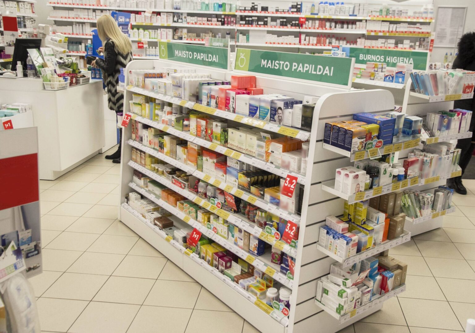 Sveikatos apsaugos ministro Aurelijaus Verygos įvestos naujovės kaip žemės drebėjimas supurtė farmacijos sektorių. O nuo tų smūgių galvos susisuko ir gyventojams – jie jau nebesusigaudo, kurį vaistą be recepto galima nusipirkti, kurio ne.