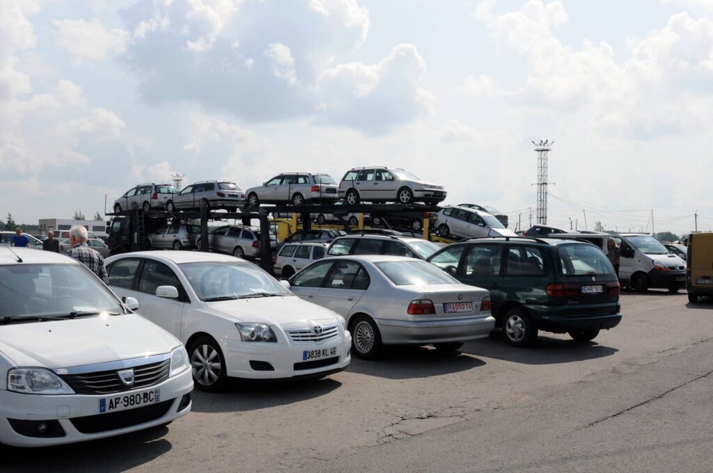 Prieš trejus metus atsiradus galimybei Lietuvai pasiekti Interpolo ir Šengeno informacinę sistemą į policijos rankas ėmė sparčiau plaukti užsienyje vogti automobiliai.